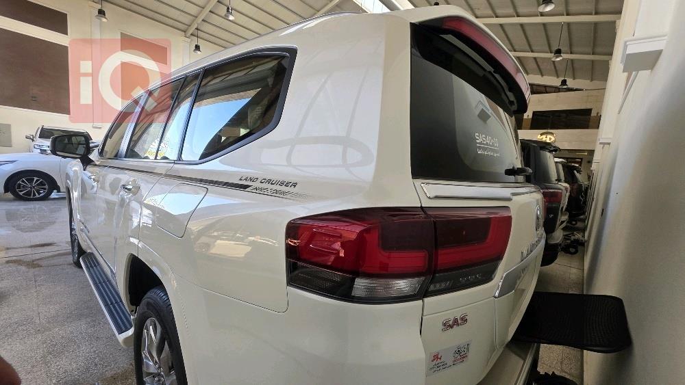 تويوتا لاندكروزر